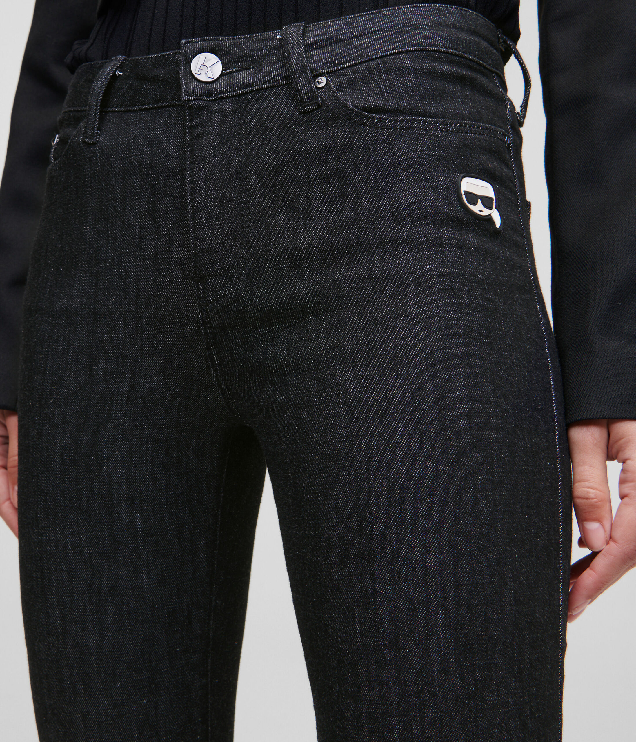 Karl Lagerfeld 225W1107D20 sieviešu džinsi, melni