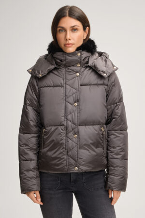 Virsjaka ar noņemamu apkakli un kapuci