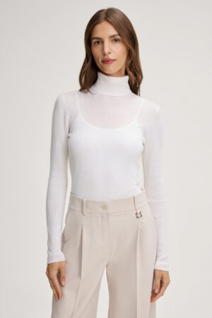 Balts vilnas džemperis ar atlokāmu apkakli