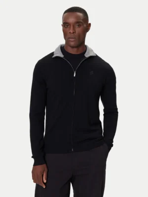 Vilnas jaka ar rāvējslēdzēju un Karl izšuvumu