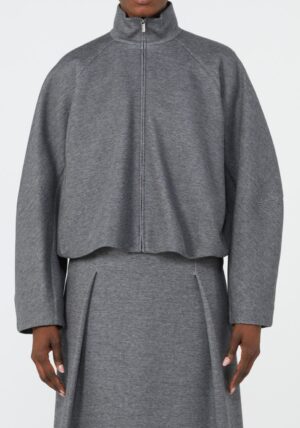 Saīsināta piegriezuma jaka ar oderi