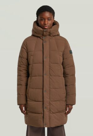 Gara ziemas virsjaka ar dekoratīvu stepējumu