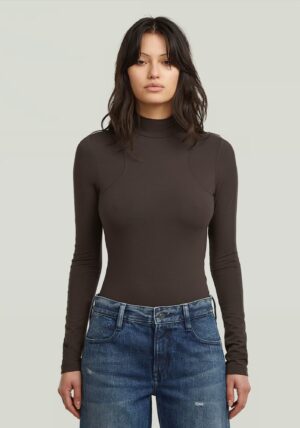 Pieguļošs bodijs ar dekoratīvām vīlēm