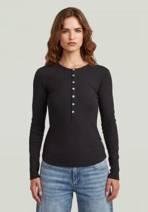 Melns tops ar pogu aizdari augšpusē