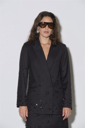 Žakete ar fliteru izšuvumiem