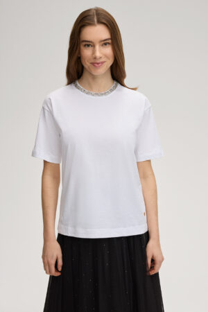 T-krekls ar mirdzošu akmentiņu apdari