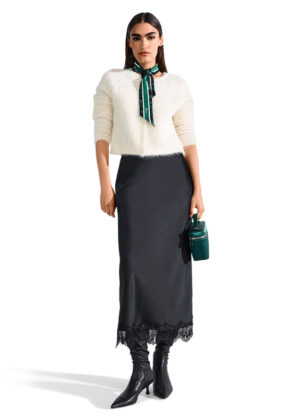 Satīna svārki ar mežģīņu apakšmalu