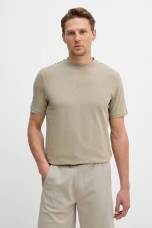 Zaļpelēks T-krekls ar smalku logo akcentu
