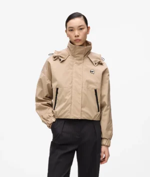 Viegli siltināta vējjaka ar savelkamu kapuci