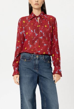 Blūze ar ziedu rakstu un ieveramu apkakles lenti