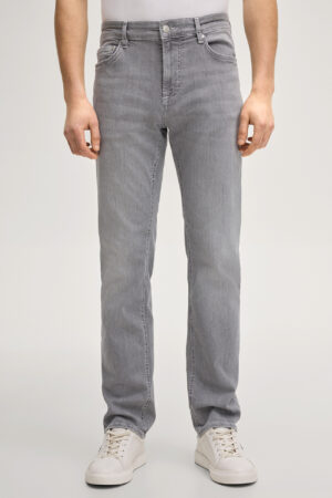 Vīriešu džinsi ar zīmola akcentiem