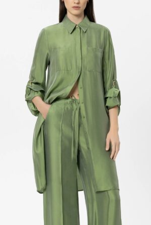 Zaļa zīda un viskozes kreklkleita ar slēptu aizdari