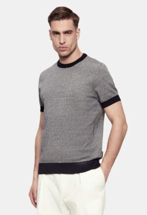 Tumši zils T-krekls ar viegli raibu tekstūru