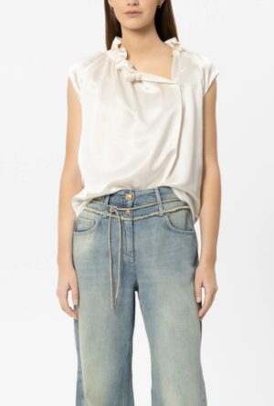 Zīda blūze ar krokotu apkakli un asimetrisku izgriezumu