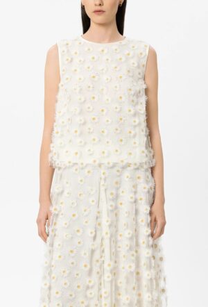 Tops ar tilla un 3D ziedu pārklājumu