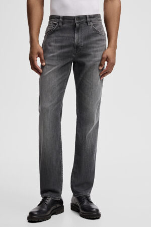 Taisna piegriezuma džinsi ar nobružājuma efektu