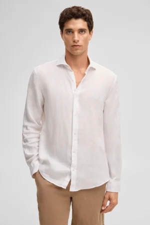 Balts linu krekls ar noapaļotu apakšmalu