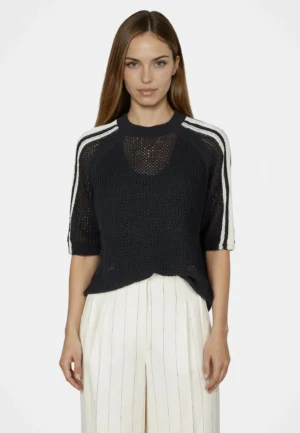 Tīklveida adījuma džemperis ar svītru akcentu