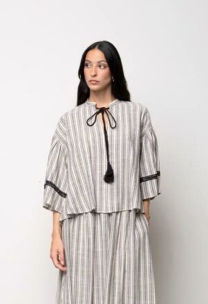 Viskozes un linu blūze ar svītru rakstu