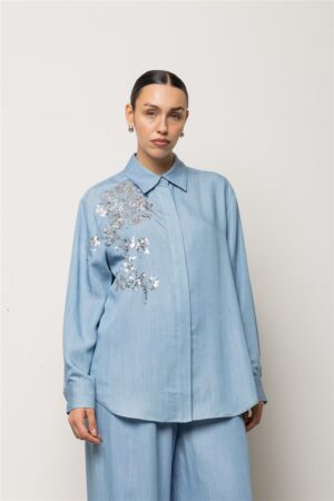 Brīva piegriezuma krekls ar fliteru izšuvumiem